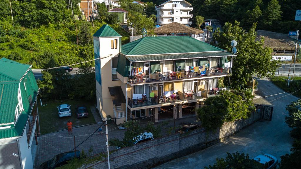 Green Hotel Kvariati Bagian luar foto
