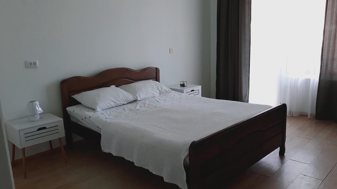 Green Hotel Kvariati Bagian luar foto