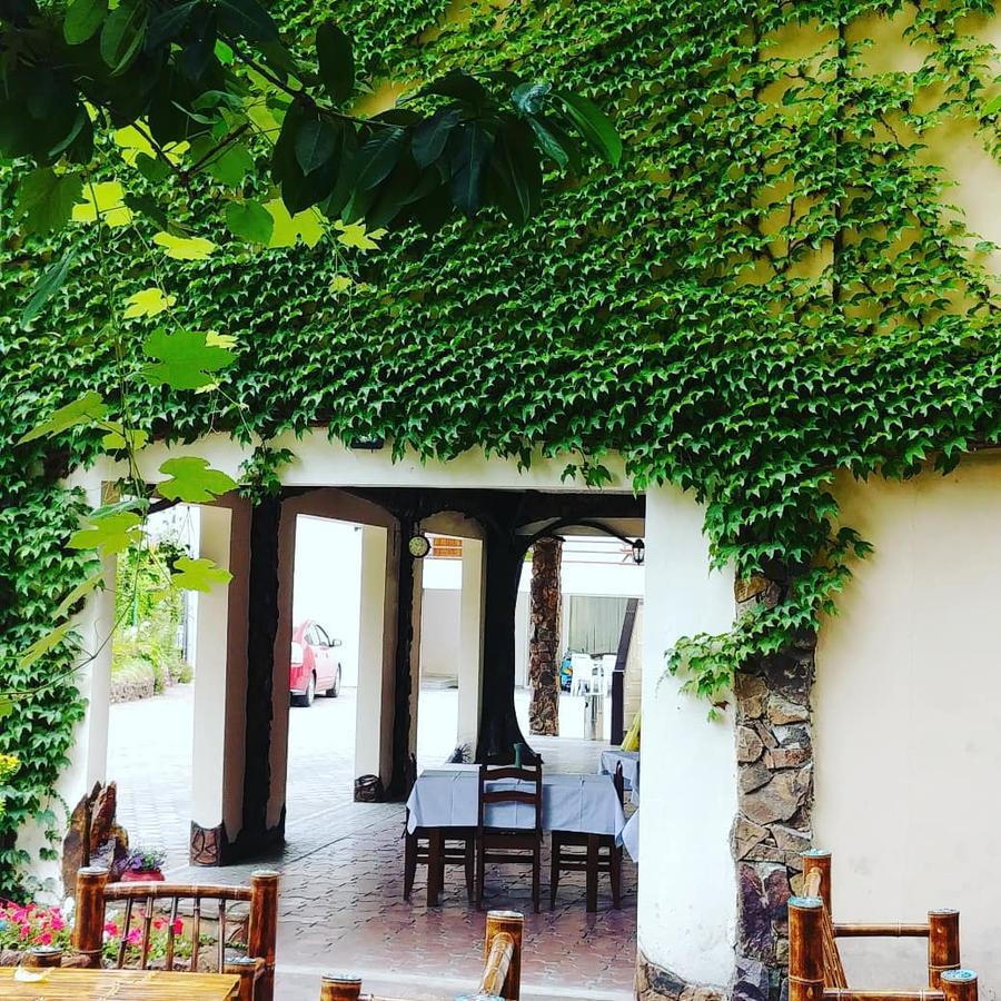 Green Hotel Kvariati Bagian luar foto